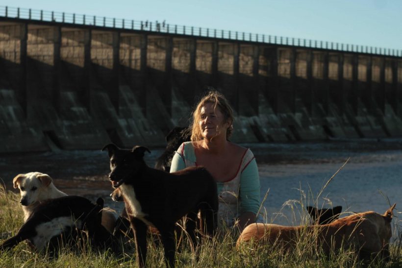 EL BAFICI ANTES DEL BAFICI 2015 (09) / CRÍTICAS BREVES (95): LA MUJER DE LOS PERROS