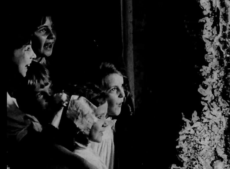 ARQUEOLOGÍA DE ESPECTROS: UN DIÁLOGO CON BILL MORRISON SOBRE SU MAGISTRAL DAWSON CITY: FROZEN TIME