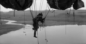 LA CASA DEL CINEASTA: UN CABALLO CON EL LOMO SOBRE LA TIERRA