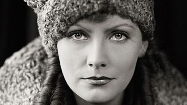 GRETA GARBO: LA SOLEDAD DE UNA DEIDAD