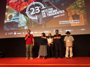 MOSTRA DE CINEMA DE TIRADENTES 2020 (02): LA BARBA Y LA NUBE