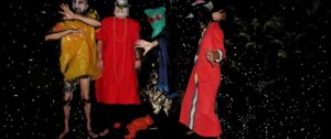 ENCANDILAN LUCES, VIAJE PSICOTRÓPICO CON LOS SÍQUICOS LITORALEÑOS