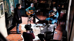 CORSINI INTERPRETA A BLOMBERG Y MACIEL