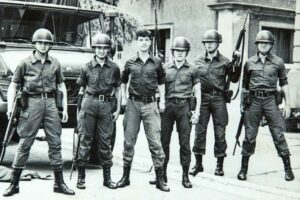 EL CAMBIO DE GUARDIA