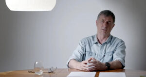 «SÓLO MATA EL ENGAÑO». EN RESPUESTA A MARIANO LLINÁS
